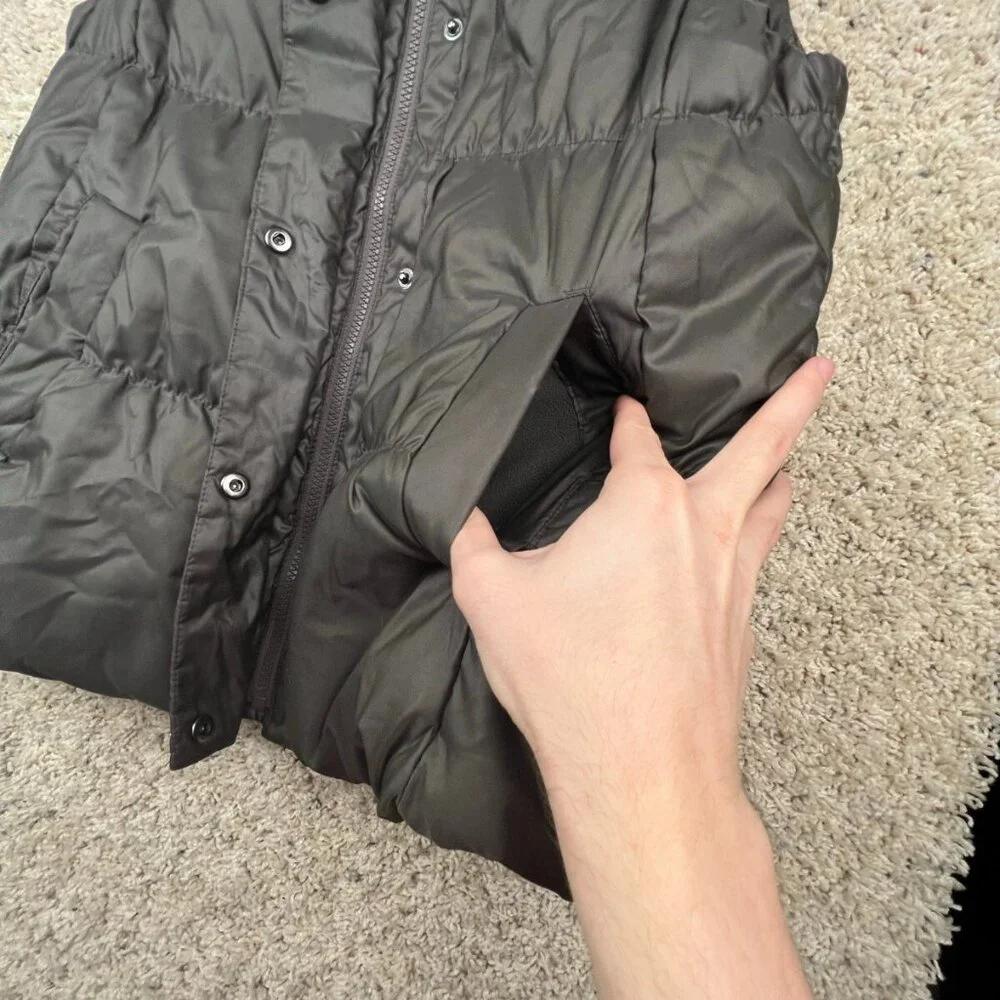 Gap Down Insulated Puffer Vest Women’s Size Medium Full Zip Snap Up w Pockets - Picture 5 of 10